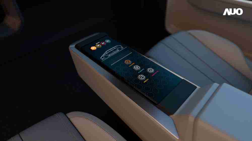 冰球突破以人性化设计打造多变形态中控显示(Morphing Center Control)，，，，不使用时仅平面显示信息，，，进行操作时，，显示器则会动态隆起，，，转变成3D实体按钮，，，，并有触觉回馈，，，，展示人机互动新体验